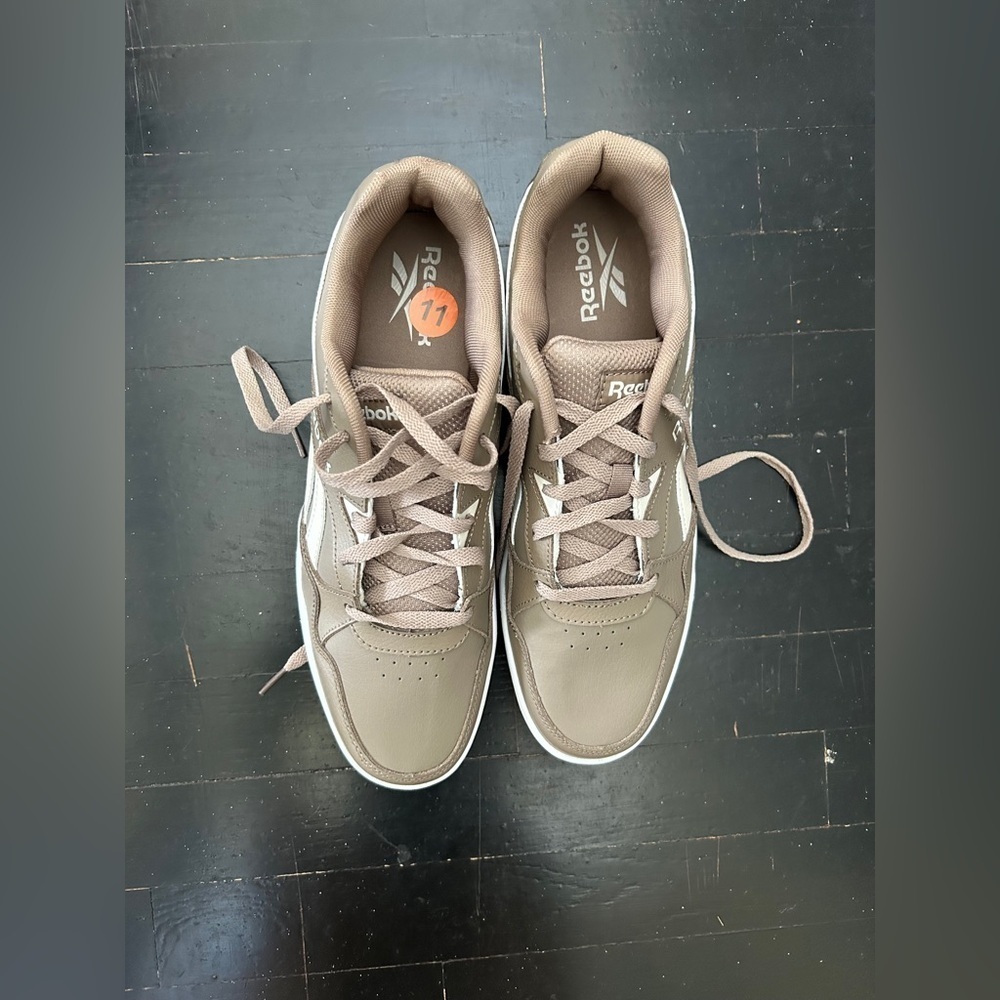 Reebok Men’s Brown and White Sneakers. Size 11 - Picture 2 of 5